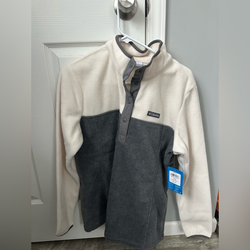 Columbia Fleece Jacket in Cream and Gray